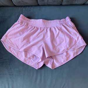 Lululemon Hotty Hot Low Rise 2.5”